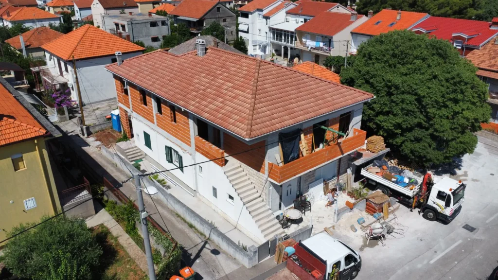 Gradilište dostava materijala — Izrada krova na obiteljskoj kući, Zadar
