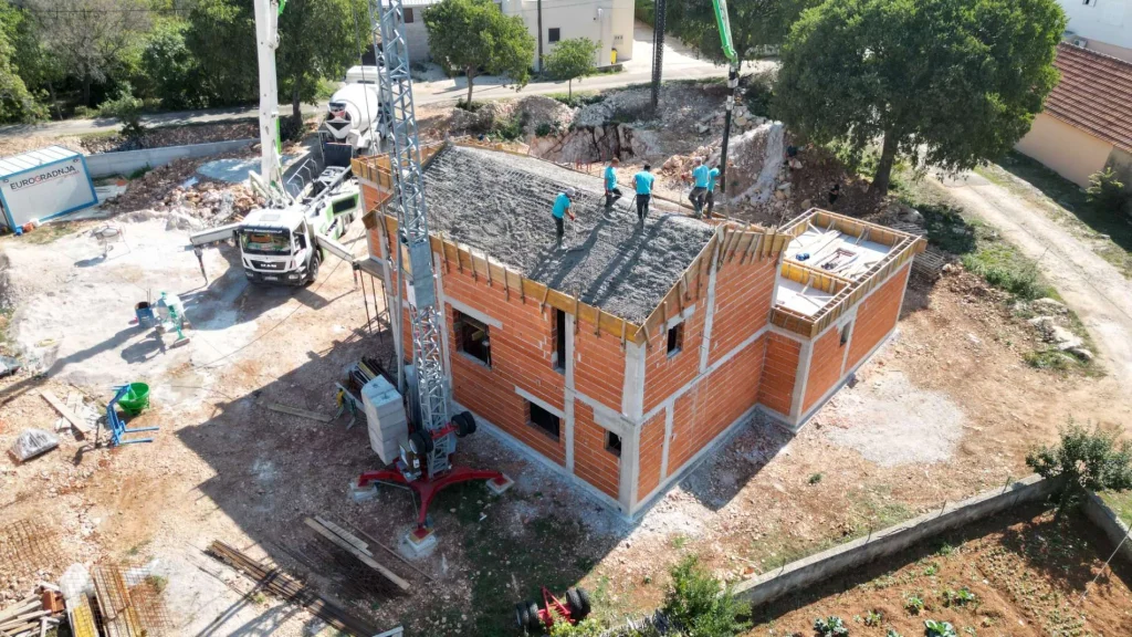 Betoniranje stropne ploče — Vila s bazenom za turistički najam, Šibenik