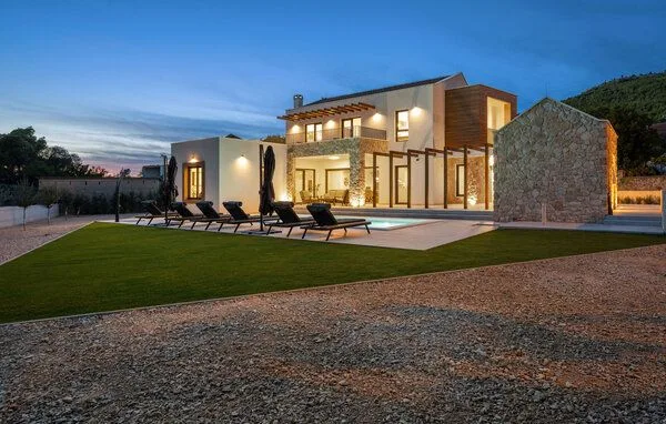 Kuća u sumrak — Vila s bazenom za turistički najam, Šibenik